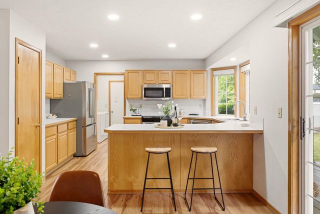325 E Piper Glen Ct, Colbert, WA 99005