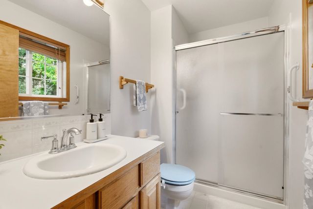 325 E Piper Glen Ct, Colbert, WA 99005