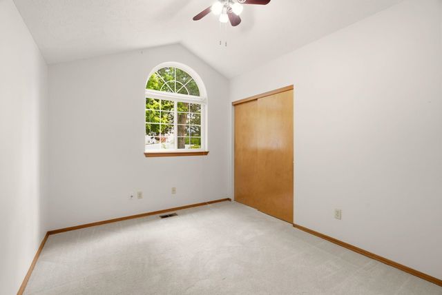 325 E Piper Glen Ct, Colbert, WA 99005