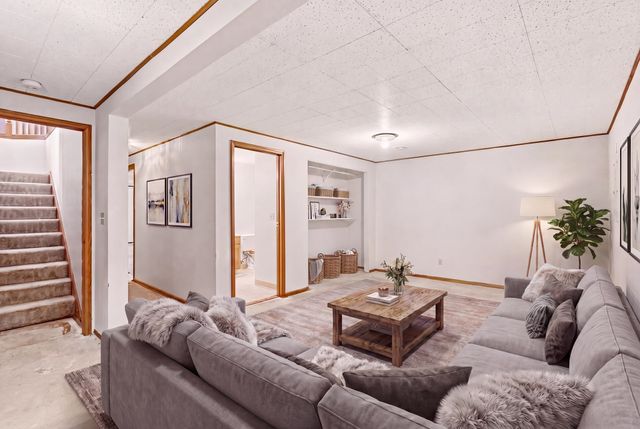 325 E Piper Glen Ct, Colbert, WA 99005