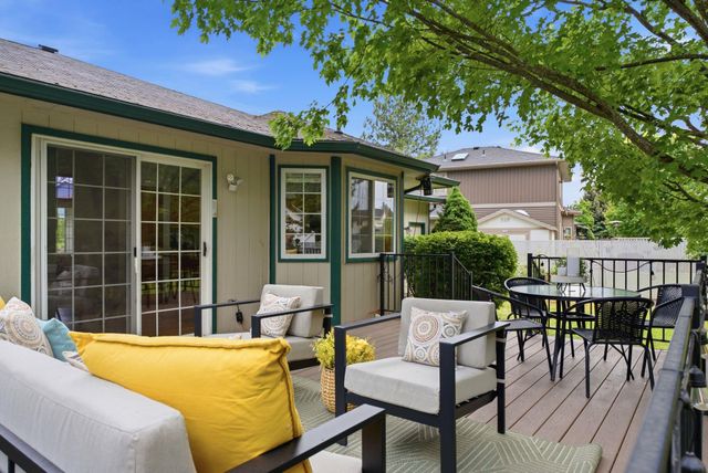325 E Piper Glen Ct, Colbert, WA 99005