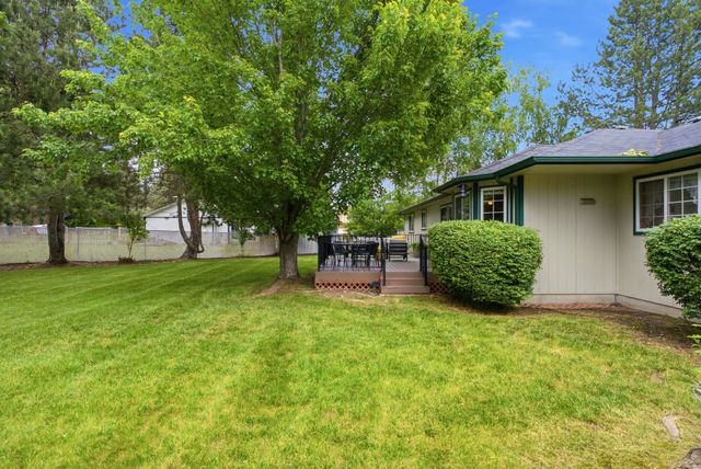 325 E Piper Glen Ct, Colbert, WA 99005