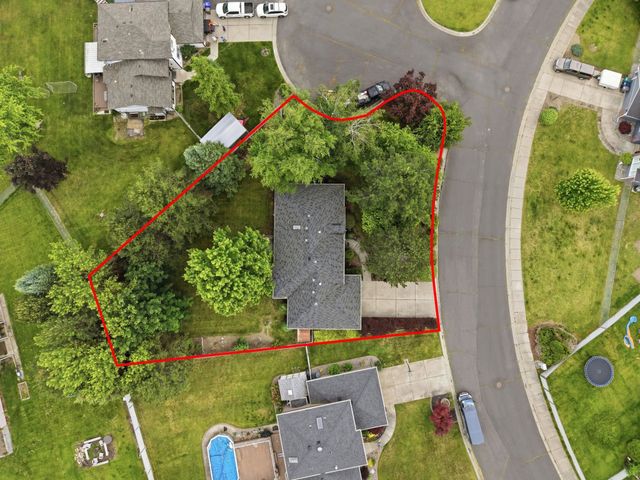 325 E Piper Glen Ct, Colbert, WA 99005