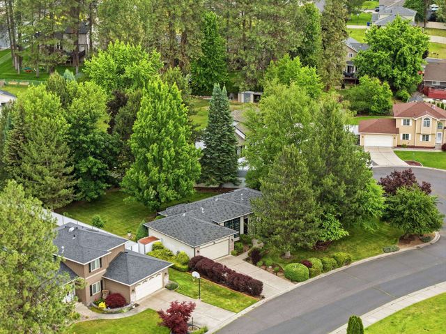 325 E Piper Glen Ct, Colbert, WA 99005