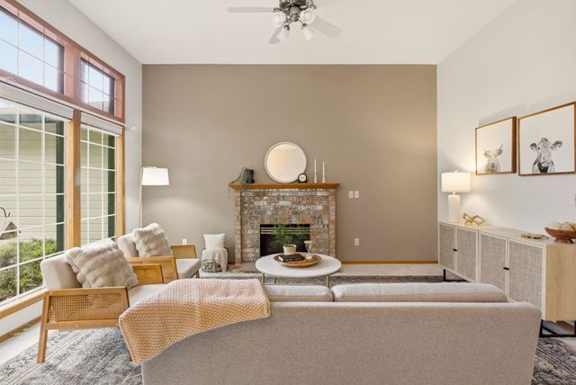 325 E Piper Glen Ct, Colbert, WA 99005