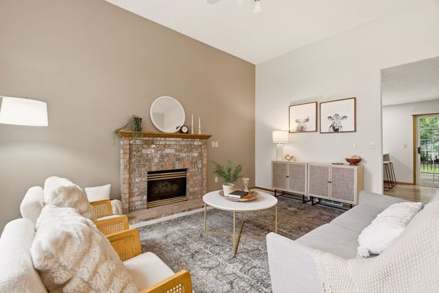 325 E Piper Glen Ct, Colbert, WA 99005
