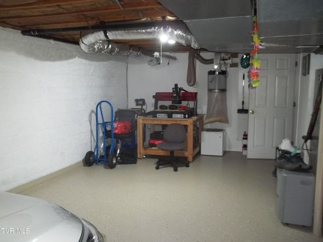 24396 Briscoe Drive, Bristol, VA 24202