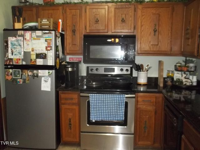 24396 Briscoe Drive, Bristol, VA 24202