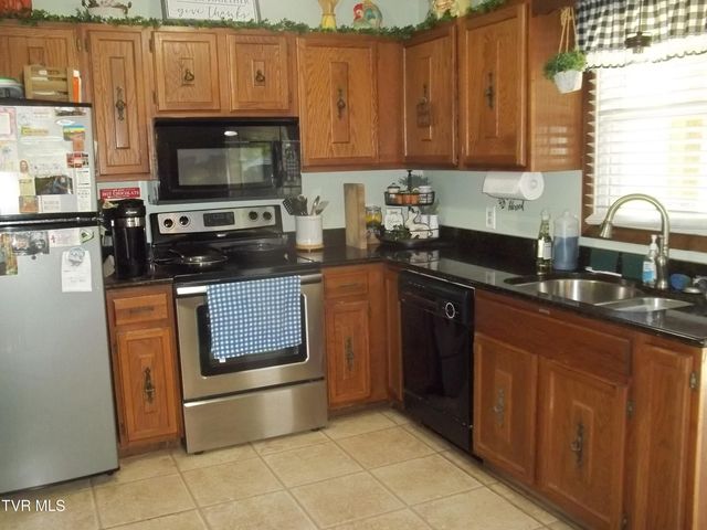 24396 Briscoe Drive, Bristol, VA 24202