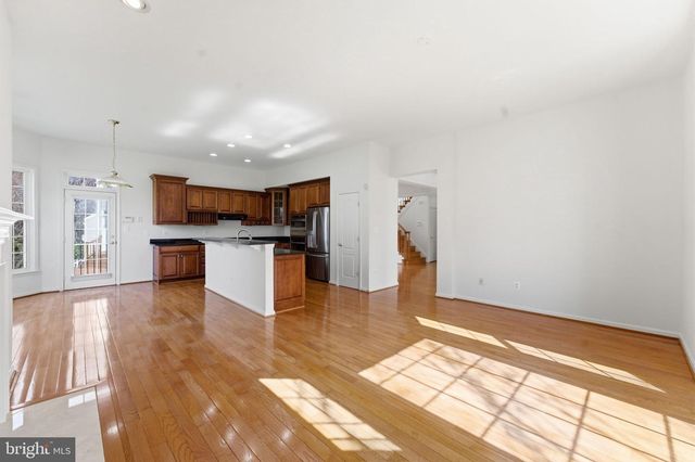 43358 FULLERTON, Ashburn, VA 20147