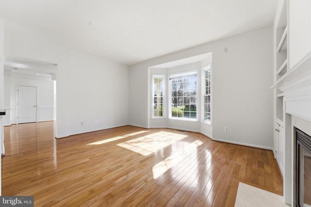 43358 FULLERTON, Ashburn, VA 20147