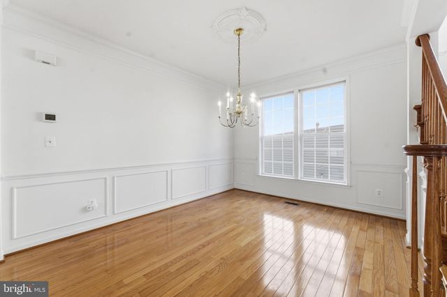 43358 FULLERTON, Ashburn, VA 20147