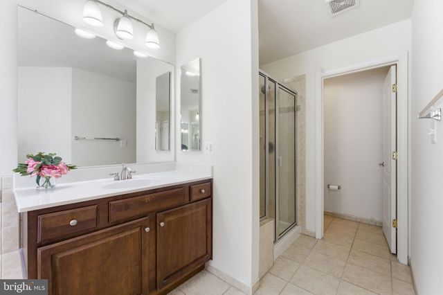 43358 FULLERTON, Ashburn, VA 20147