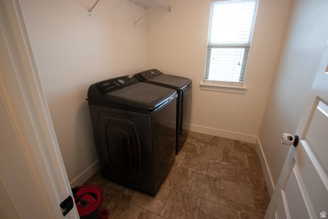 951 W GRIZZLY WULFF DR, Bluffdale, UT 84065
