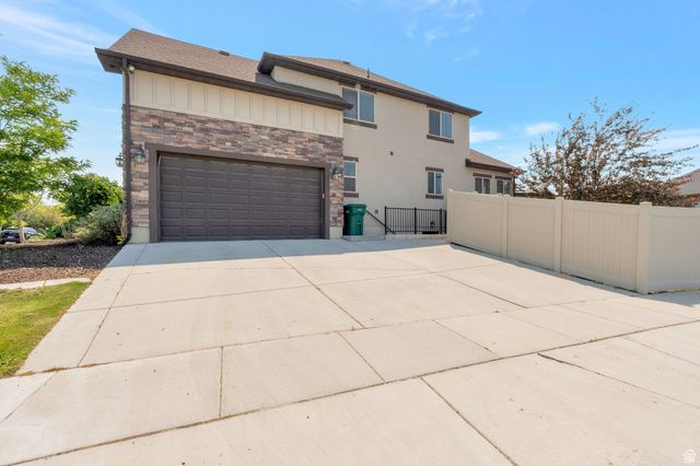 951 W GRIZZLY WULFF DR, Bluffdale, UT 84065
