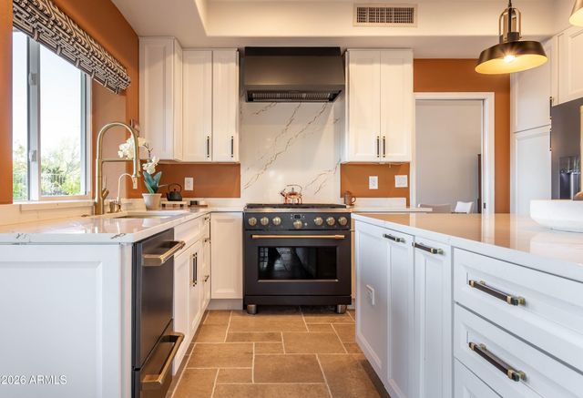 4727 E RANCHO CALIENTE Drive, Cave Creek, AZ 85331