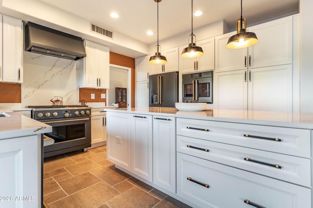 4727 E RANCHO CALIENTE Drive, Cave Creek, AZ 85331