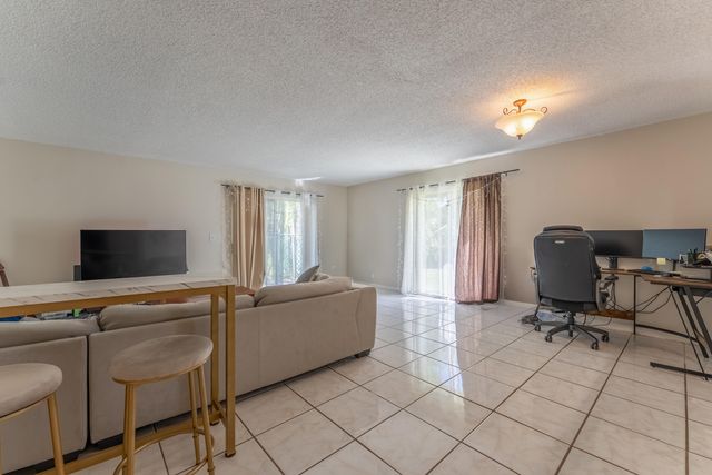720 N Dixie Highway 603, Lantana, FL 33462