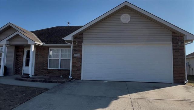 734 Iron Horse Drive, Warrensburg, MO 64093