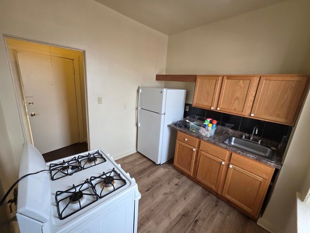 6527 S Kimbark Avenue 4F, Chicago, IL 60637