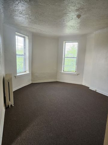 6527 S Kimbark Avenue 4F, Chicago, IL 60637