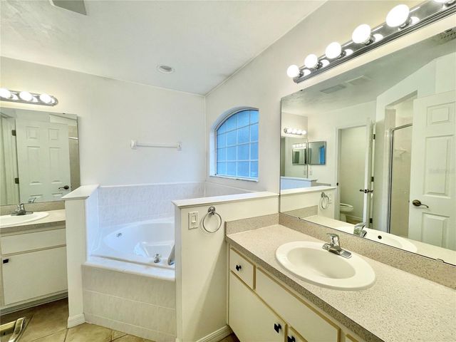 8757 NW 20TH LANE, Gainesville, FL 32606