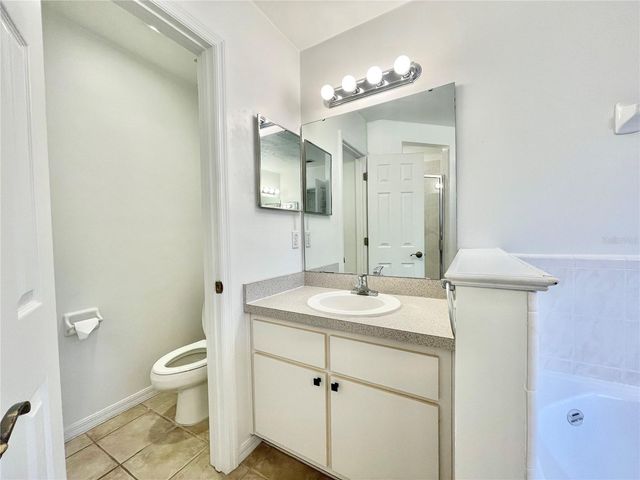 8757 NW 20TH LANE, Gainesville, FL 32606