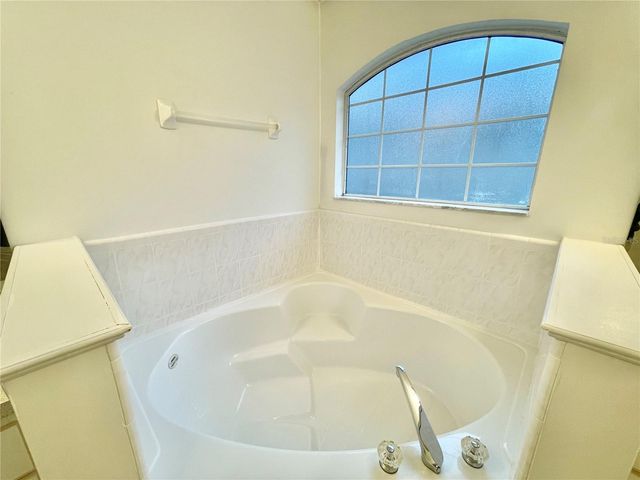 8757 NW 20TH LANE, Gainesville, FL 32606