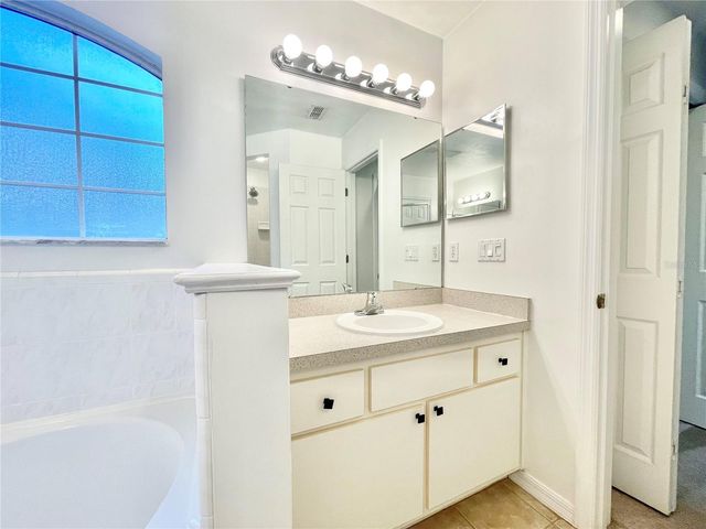 8757 NW 20TH LANE, Gainesville, FL 32606