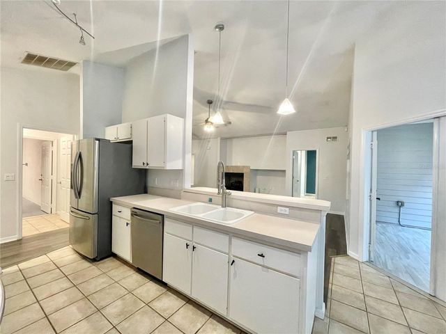 8757 NW 20TH LANE, Gainesville, FL 32606