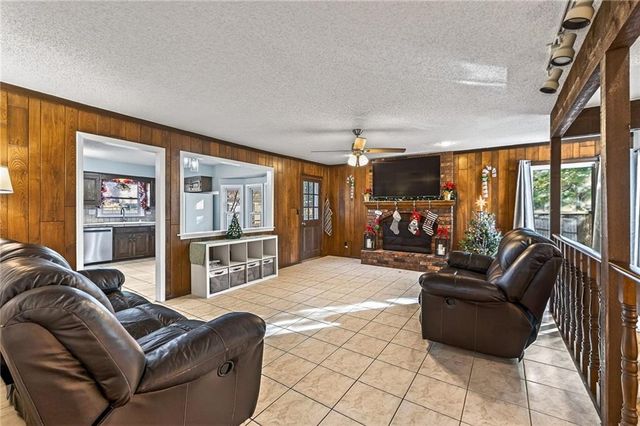 7407 N Granby Avenue, Kansas City, MO 64151