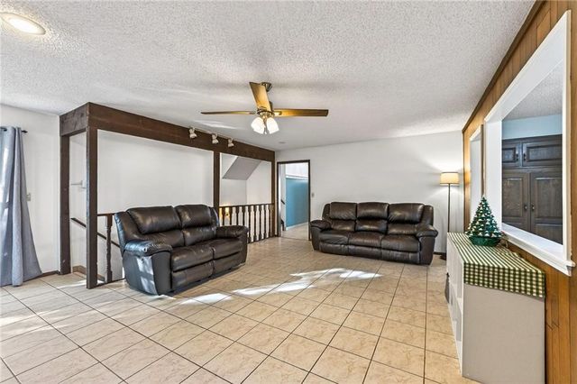 7407 N Granby Avenue, Kansas City, MO 64151