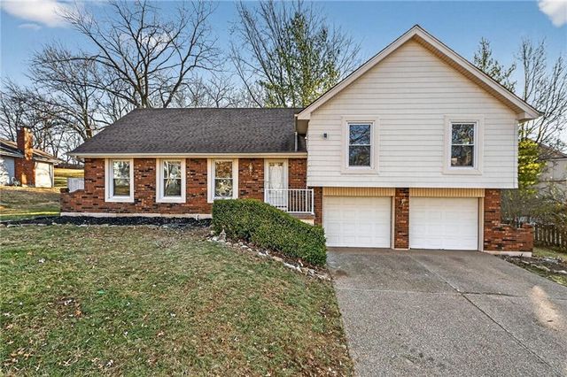 7407 N Granby Avenue, Kansas City, MO 64151