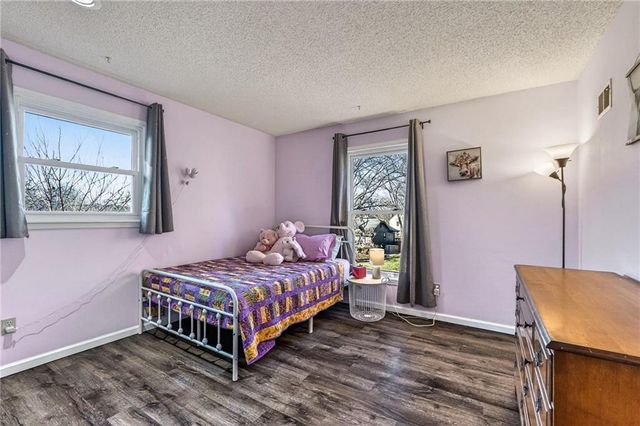 7407 N Granby Avenue, Kansas City, MO 64151