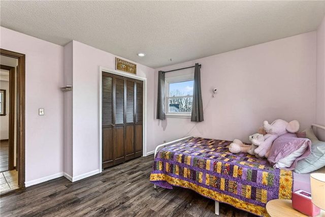 7407 N Granby Avenue, Kansas City, MO 64151