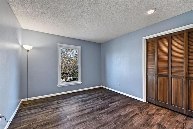 7407 N Granby Avenue, Kansas City, MO 64151