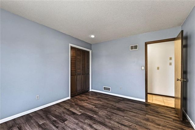 7407 N Granby Avenue, Kansas City, MO 64151