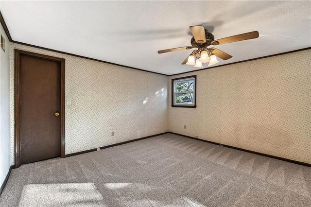 7407 N Granby Avenue, Kansas City, MO 64151