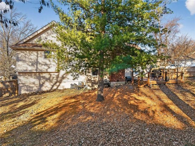 7407 N Granby Avenue, Kansas City, MO 64151