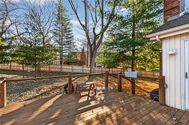 7407 N Granby Avenue, Kansas City, MO 64151