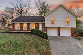 7407 N Granby Avenue, Kansas City, MO 64151