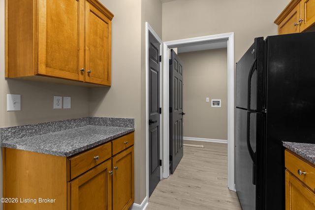 4901 Crossing Spring Way 101, Louisville, KY 40229