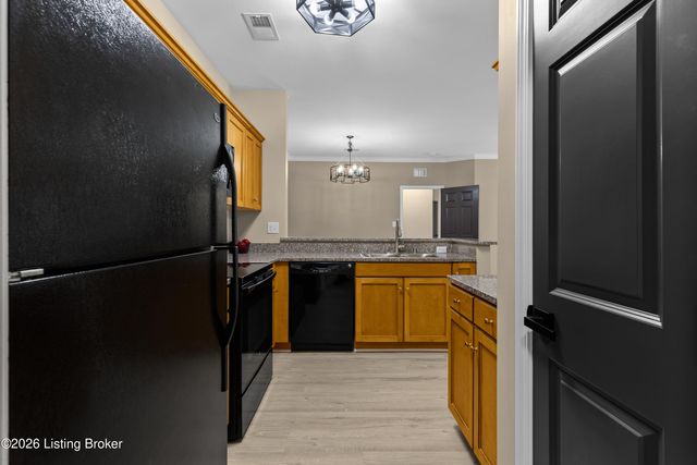 4901 Crossing Spring Way 101, Louisville, KY 40229