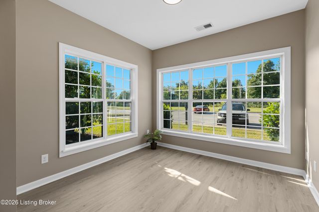 4901 Crossing Spring Way 101, Louisville, KY 40229