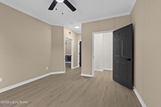 4901 Crossing Spring Way 101, Louisville, KY 40229