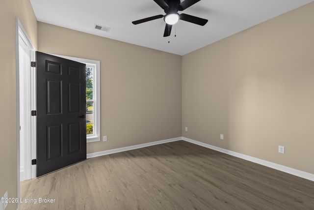 4901 Crossing Spring Way 101, Louisville, KY 40229