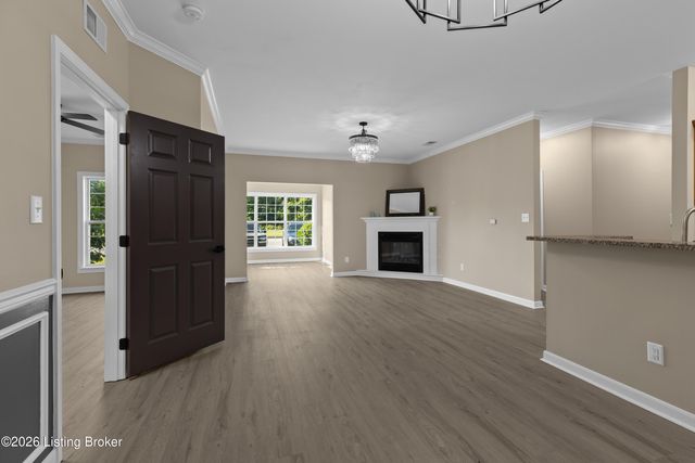 4901 Crossing Spring Way 101, Louisville, KY 40229