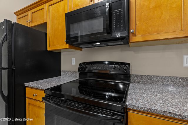 4901 Crossing Spring Way 101, Louisville, KY 40229