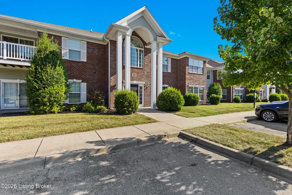 4901 Crossing Spring Way 101, Louisville, KY 40229