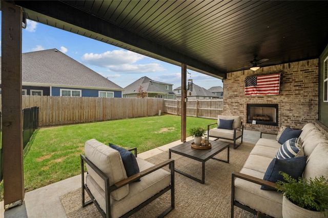 1101 Silver Maple Street, Centerton, AR 72719
